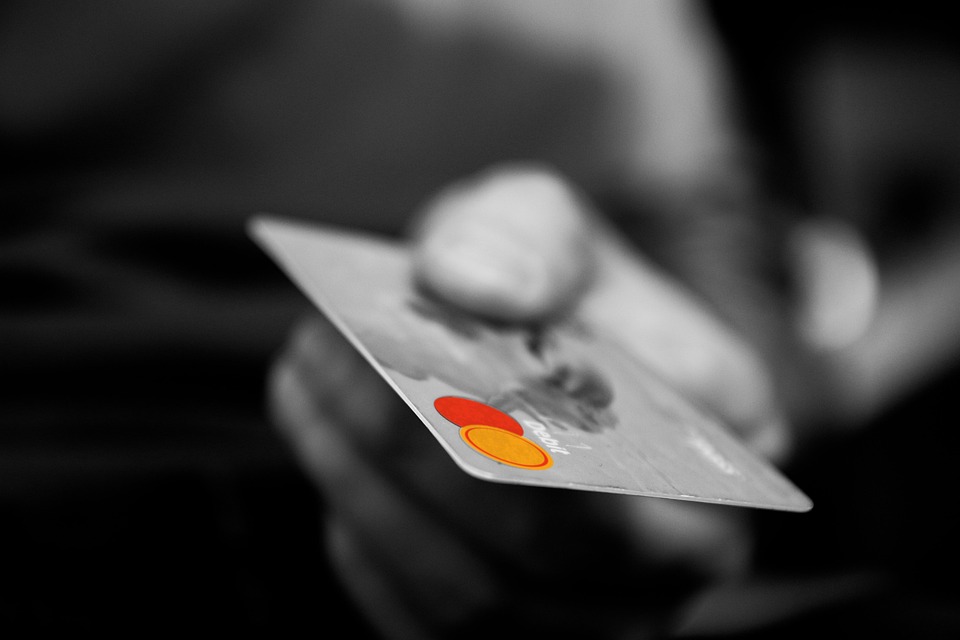 10 Important Suggestions for Managing Your First Credit score Card